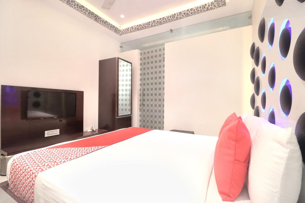 Oyo 14829 Hotel J Cruise Ludhiana Exterior foto