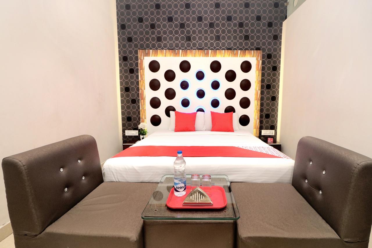 Oyo 14829 Hotel J Cruise Ludhiana Exterior foto
